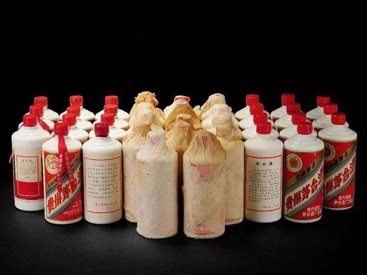 大丰镇日照岚山回收酒价格哪里回收(附近上门回收茅台酒）?